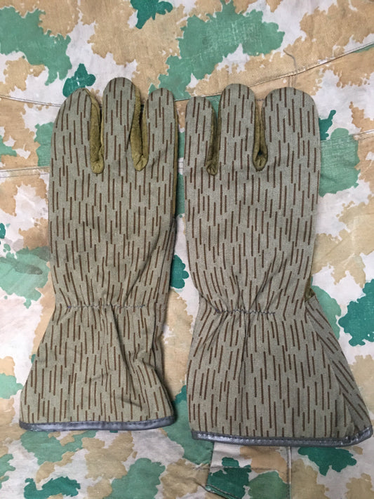 NVA Strichtarn gloves